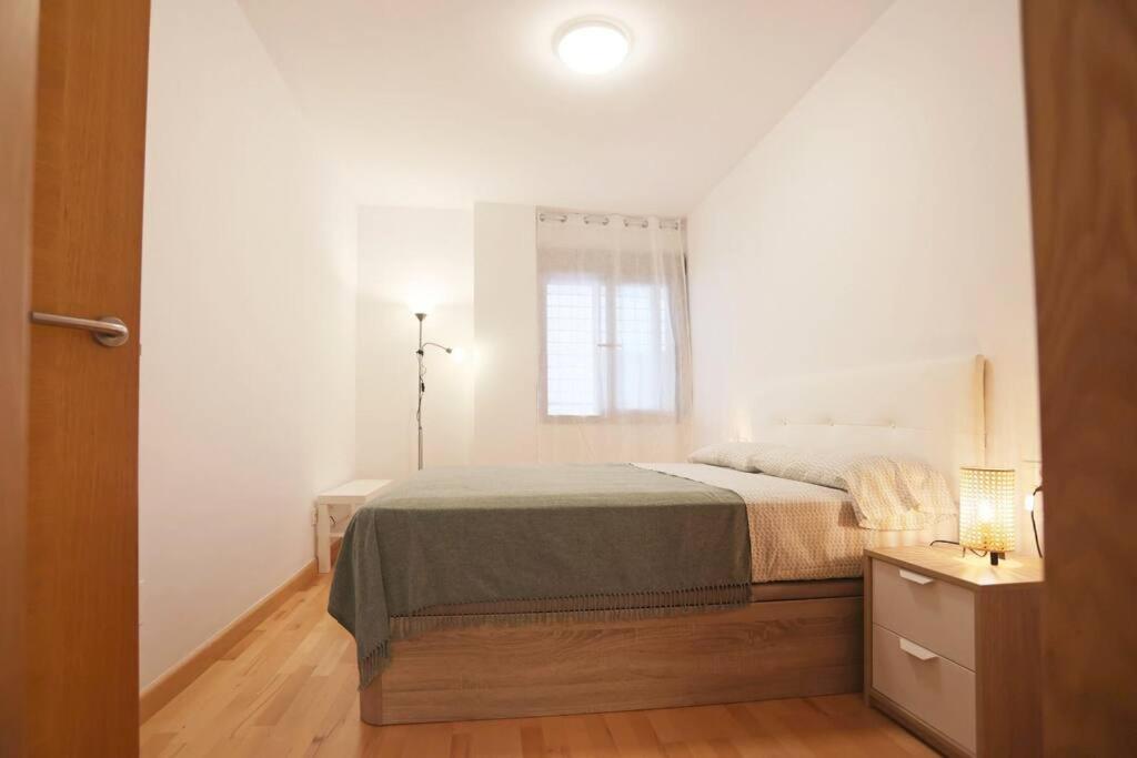 Casa Fenicia - Cosy Apartment With Free Private Parking Малага Екстер'єр фото