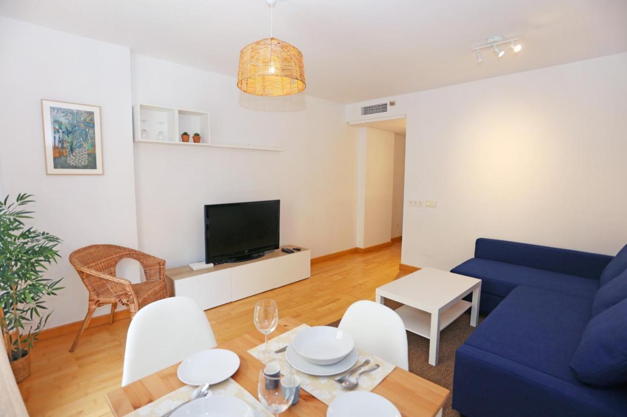 Casa Fenicia - Cosy Apartment With Free Private Parking Малага Екстер'єр фото