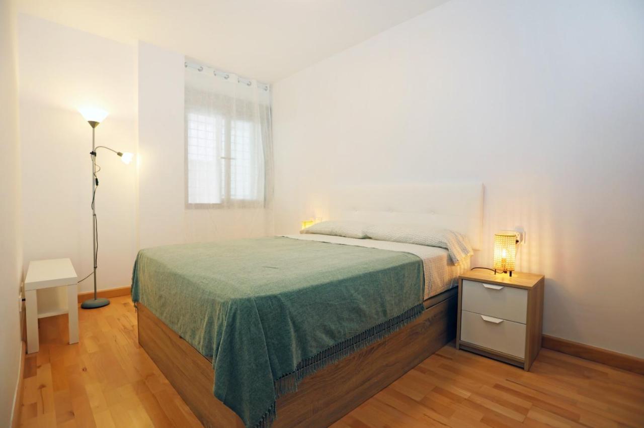 Casa Fenicia - Cosy Apartment With Free Private Parking Малага Екстер'єр фото