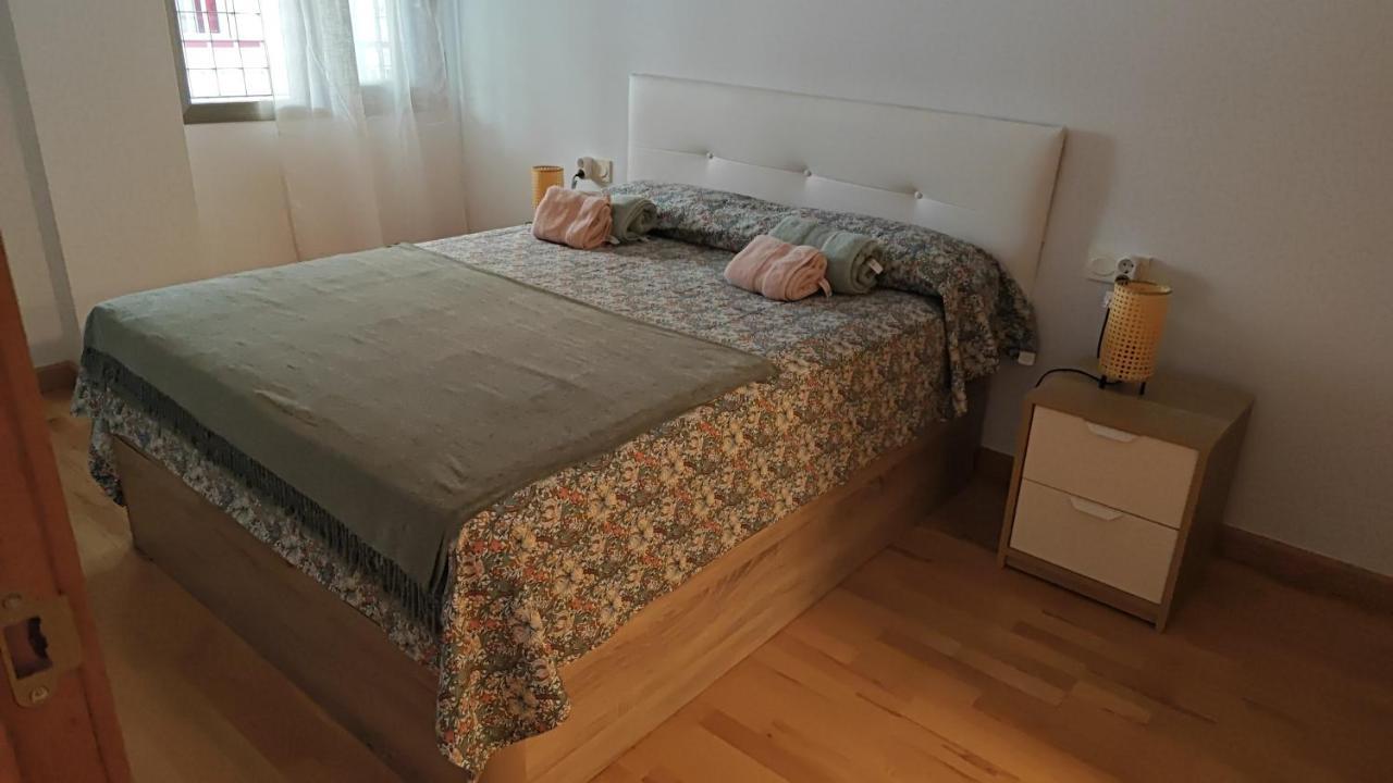 Casa Fenicia - Cosy Apartment With Free Private Parking Малага Екстер'єр фото